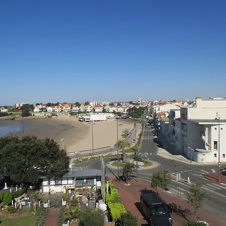 Belle Vue מלון 3*